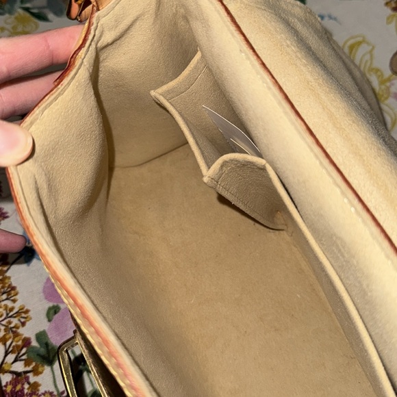 Louis Vuitton The Beverly MM in Monogram - Picture 16 of 16